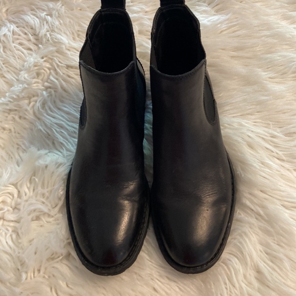 BORN Black Leather Men's Boots size 10 leather upper BNWOT color black - Picture 6 of 16